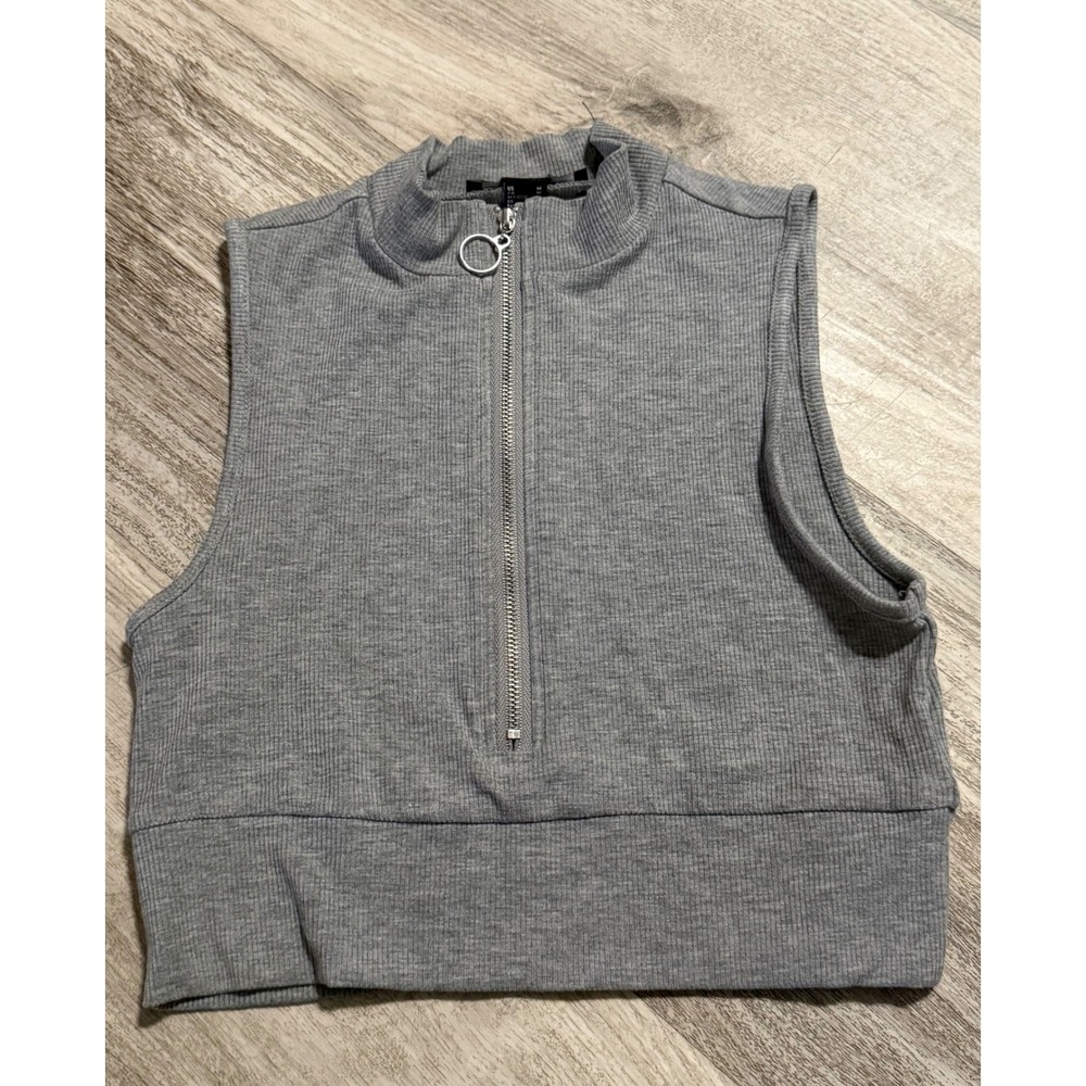 Forever 21 Womens Gray Ribbed Mock Neck O-Ring Half Zipโ Sleeveless Crop Top M